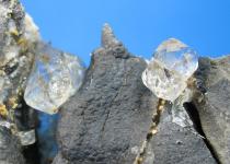 Cuarzo diamante herkimer en matriz